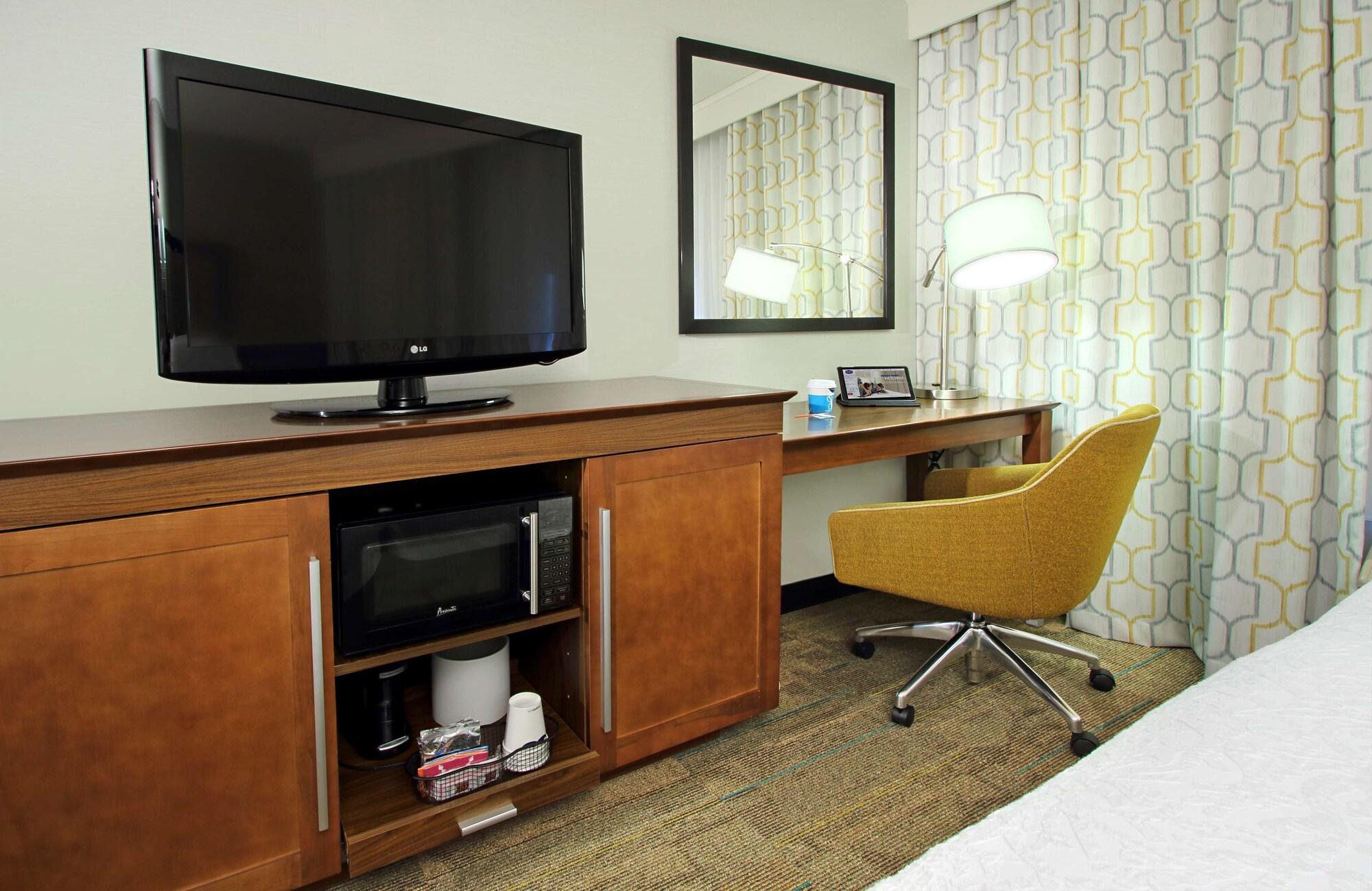 Hampton Inn & Suites Columbus היליארד מראה חיצוני תמונה