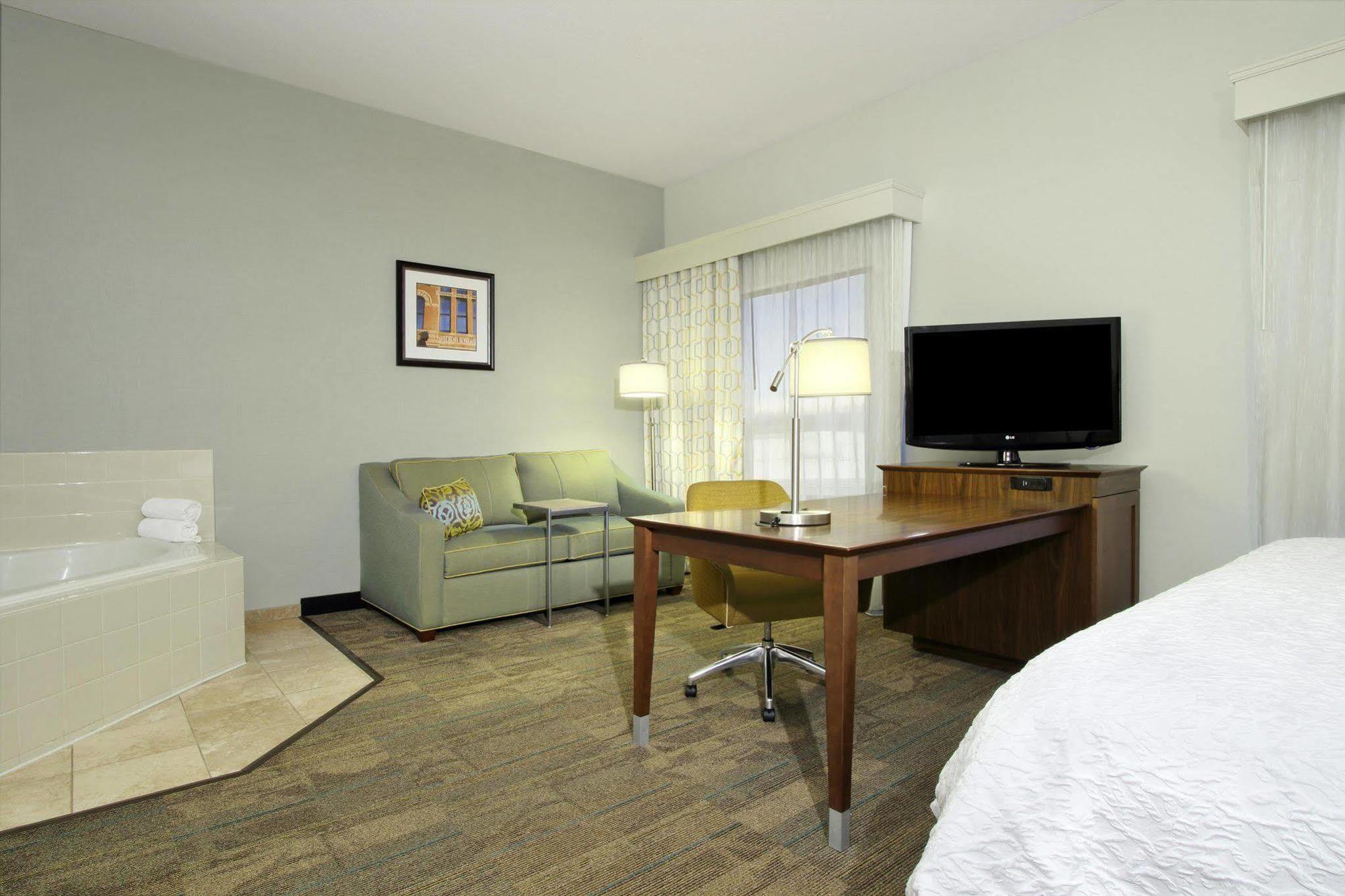 Hampton Inn & Suites Columbus היליארד מראה חיצוני תמונה